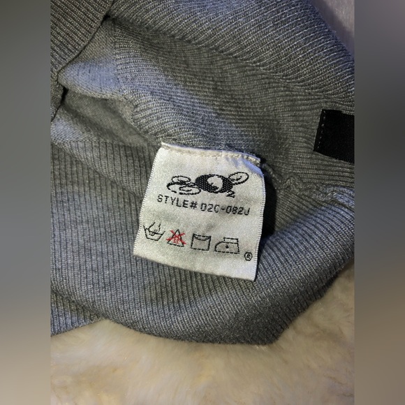 Sweater - Picture 5 of 8